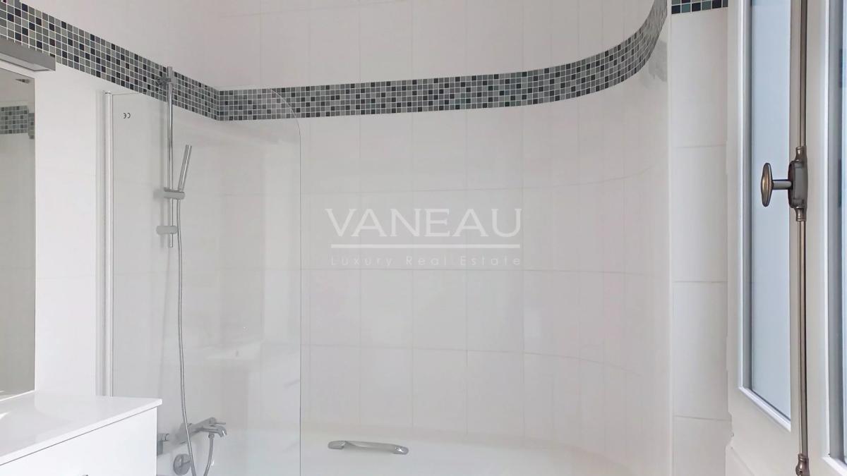 PARIS XVII - Rue de Tocqueville - Duplex