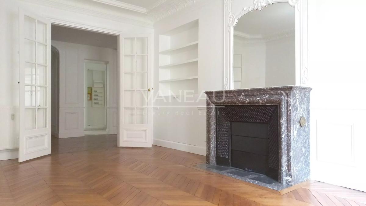 PARIS XVII - Rue de Tocqueville - Duplex