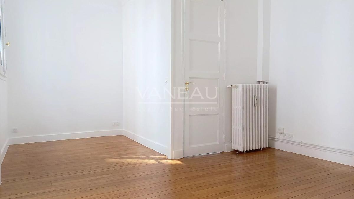 VANEAU VII - RUE VANEAU - STUDIO 1ER ETAGE