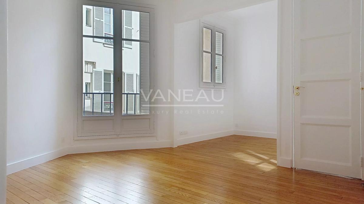 VANEAU VII - RUE VANEAU - STUDIO 1ER ETAGE