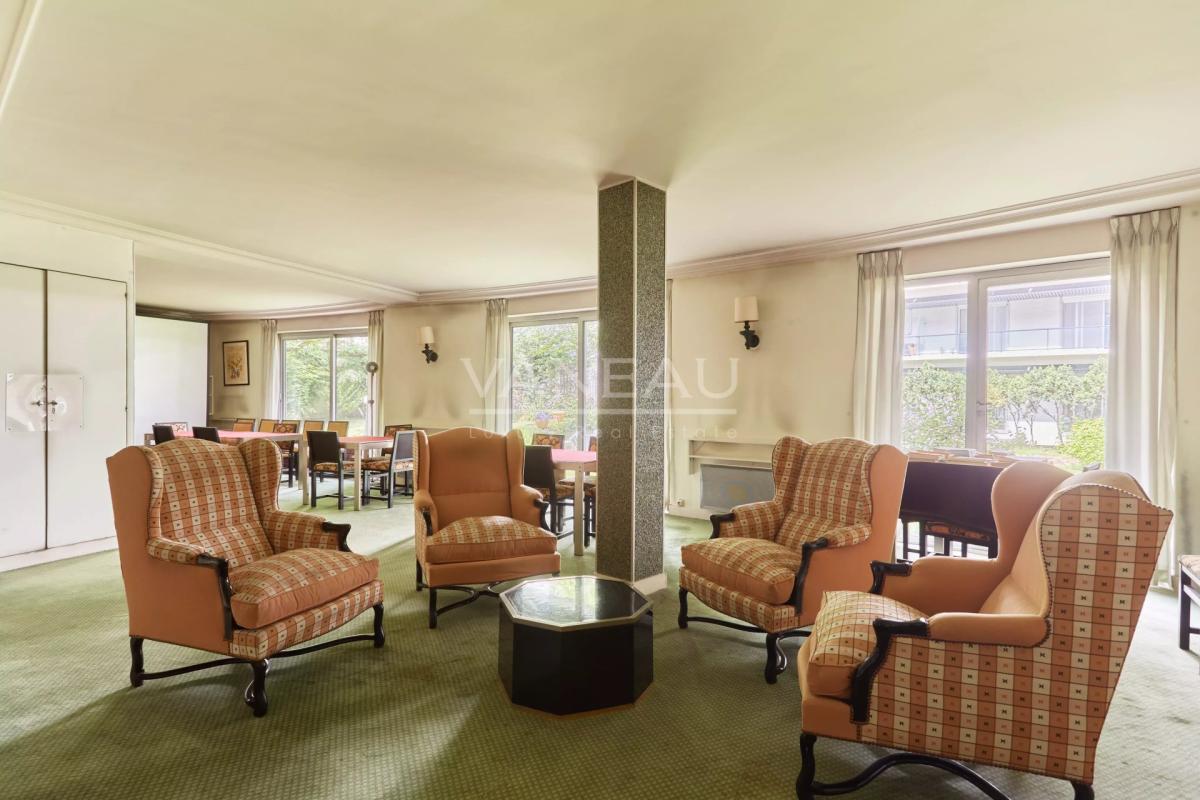 Neuilly – Quartier Mairie – Appartement au calme sur jardin avec