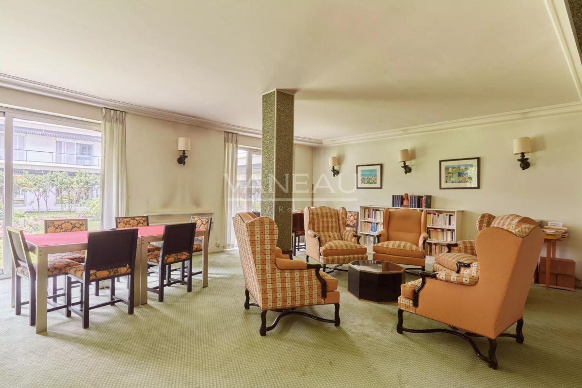 Neuilly – Quartier Mairie – Appartement au calme sur jardin avec