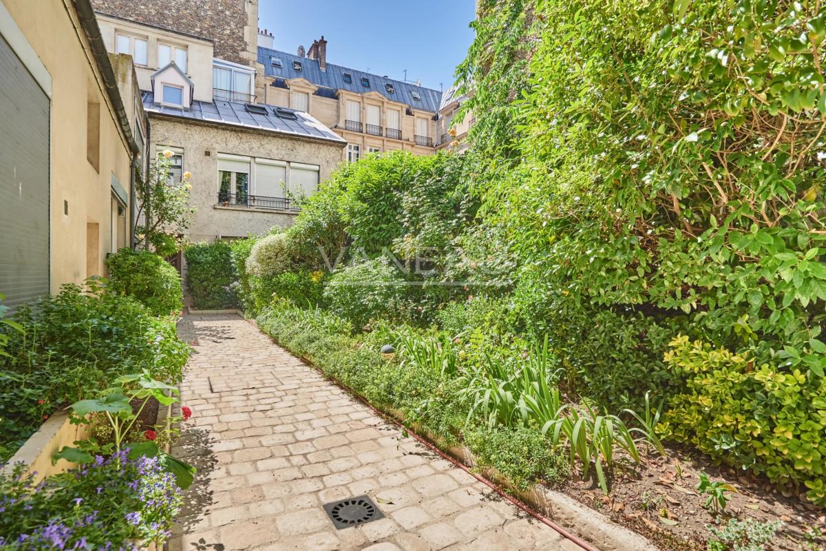 Paris XVIe - Victor Hugo - Lauriston - "Comme une maison" - Quatre chambres - Patio et Terrasse.