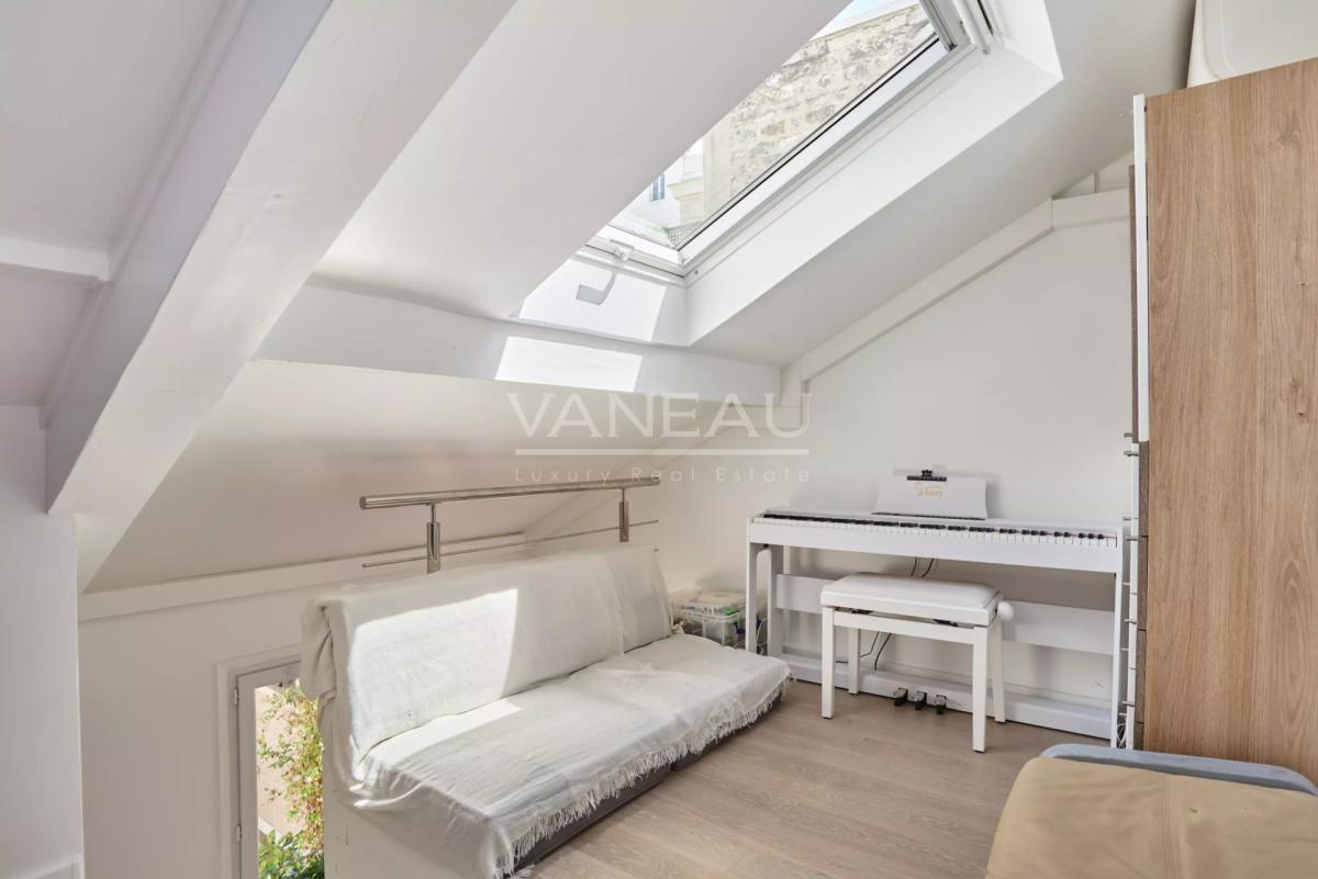 Paris XVIe - Victor Hugo - Lauriston - 'Comme une maison' - Quat