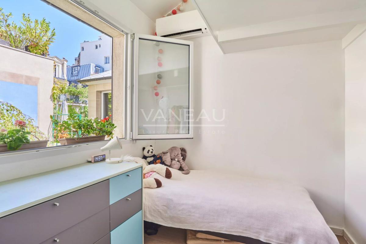 Paris XVIe - Victor Hugo - Lauriston - 'Comme une maison' - Quat