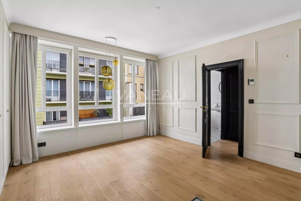 Paris XVIe - Muette - Maison rénovée avec rooftop - Vue dégagée