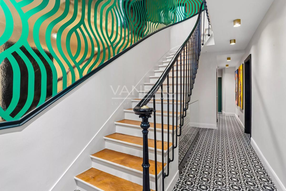 Paris XVIe - Muette - Maison rénovée avec rooftop - Vue dégagée
