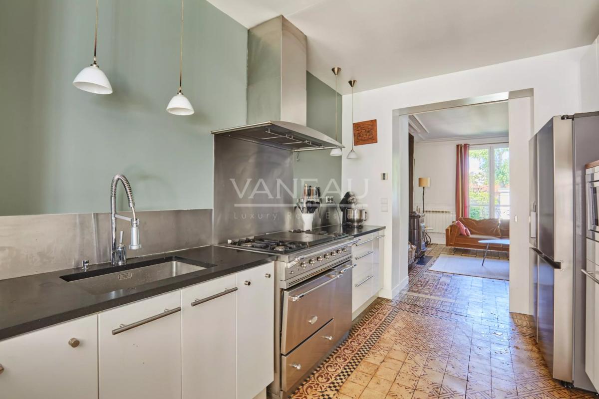 MONTROUGE - Quartier des Écrivains - Maison avec jardin