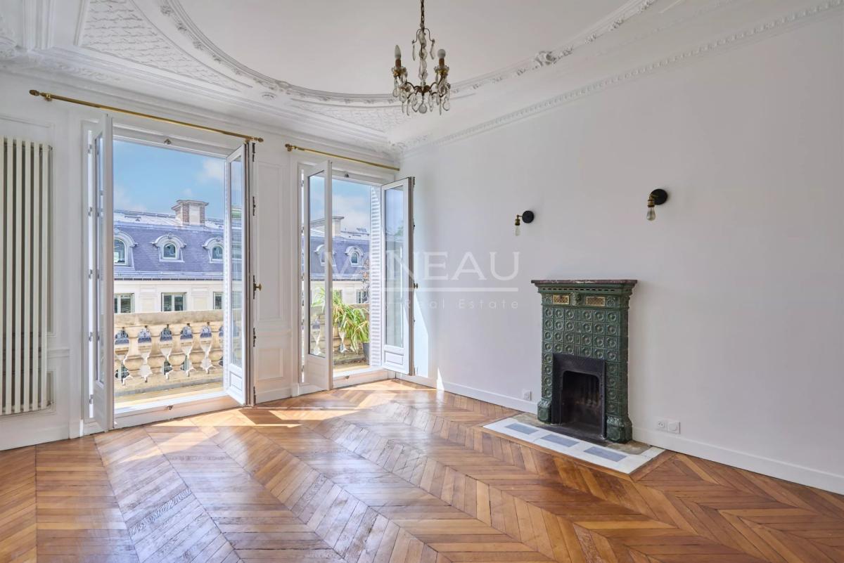 Derniers étages  de standing rare - Balcon en pierre - Vue dégag