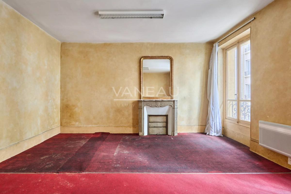 Paris IXe – rue frochot – deux pièces à rénover au cœur d’un qua