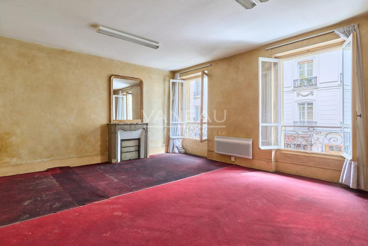Paris IXe – rue frochot – deux pièces à rénover au cœur d’un qua
