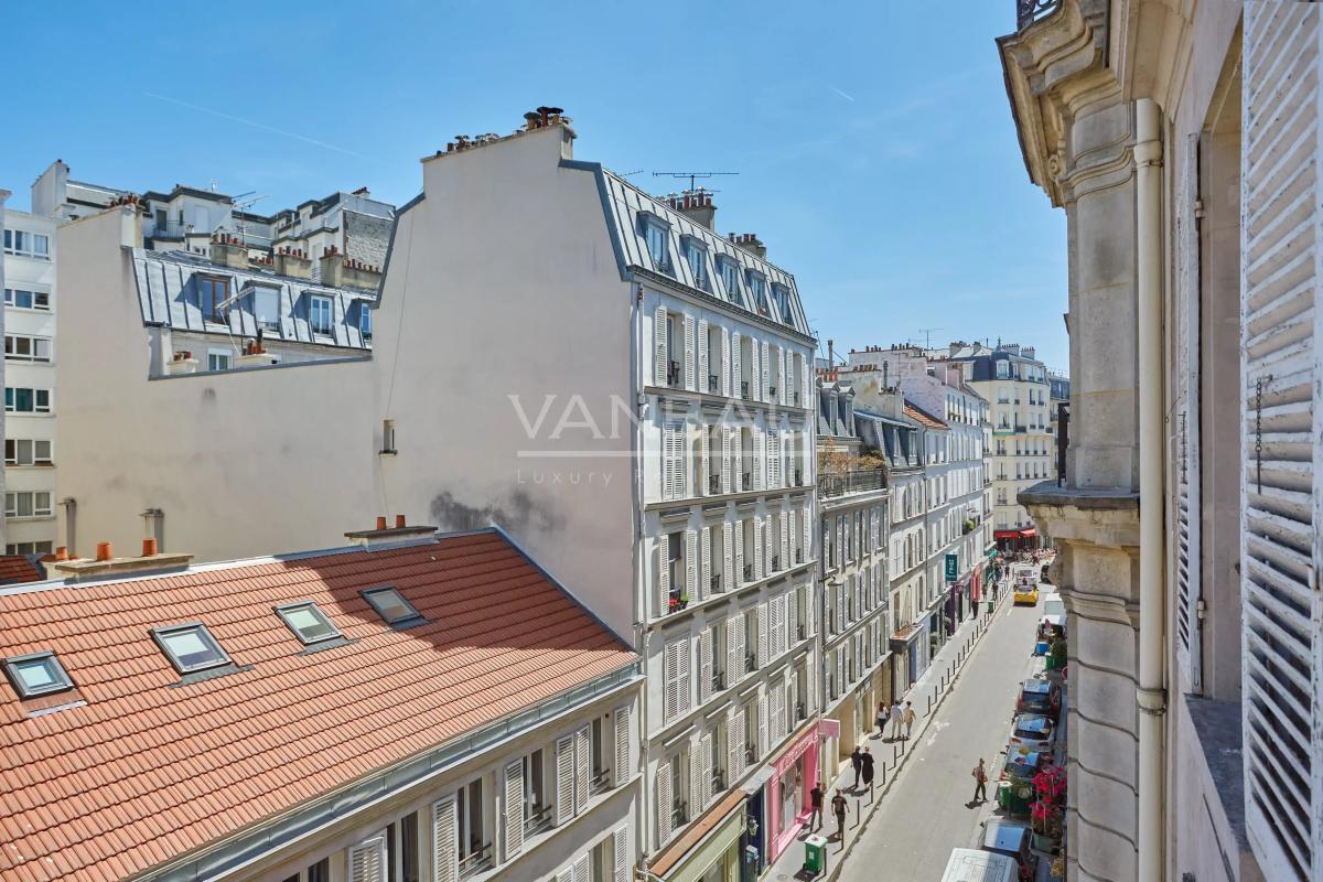PARIS XVIIe - Charmant deux pièces  rue de Lévis.
