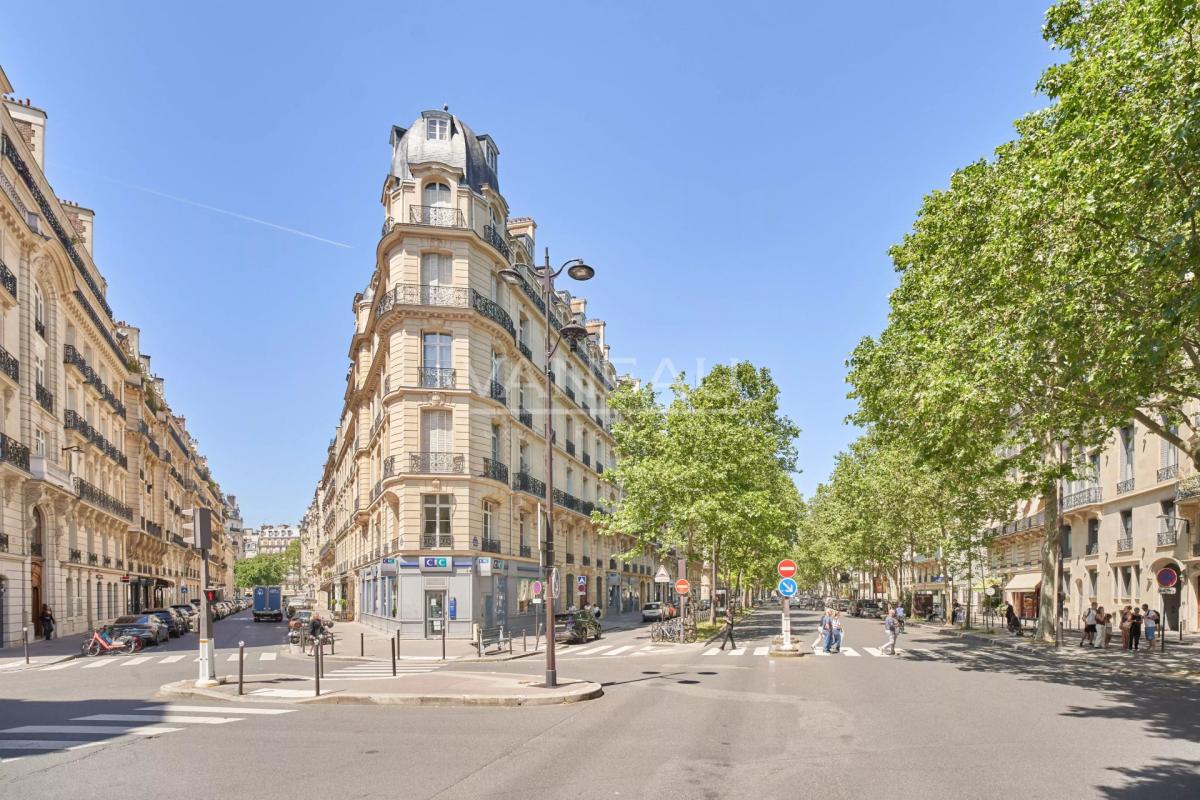 PARIS VIIe - Saint Dominique / Bosquet : charmante studette
