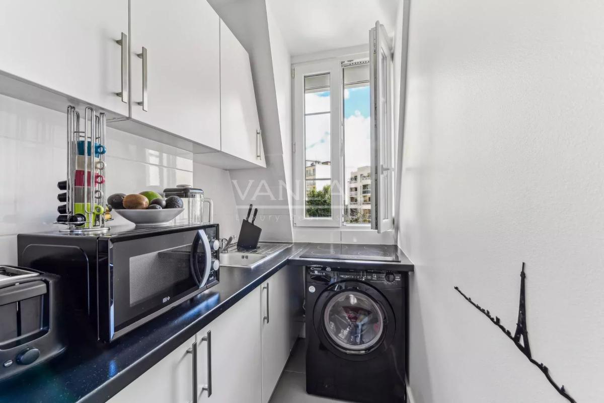 Paris XVIème - Auteuil Sud - Dernier étage rénové