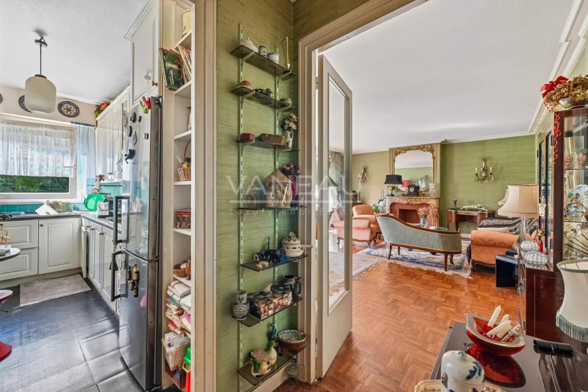 Paris XVIème - Appartement familial avec balcons larges - lumine