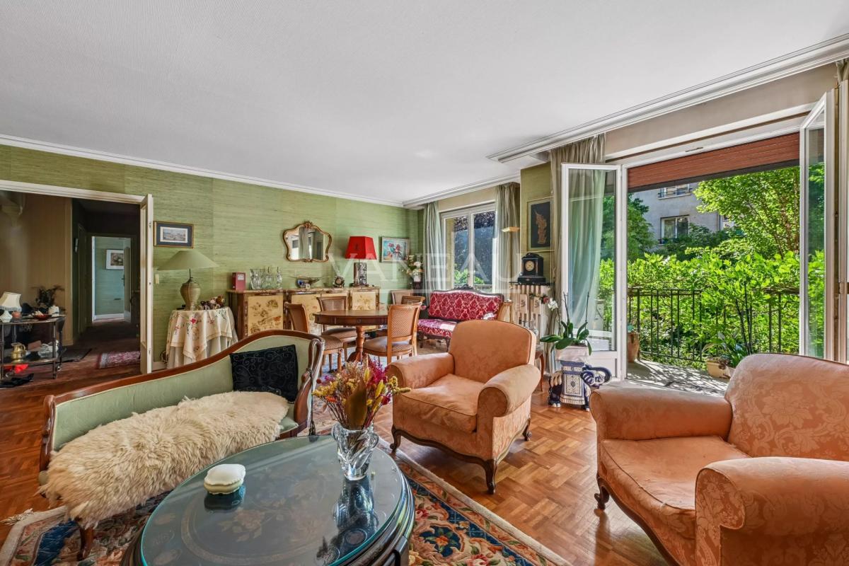 Paris XVIème - Appartement familial avec balcons larges - lumine