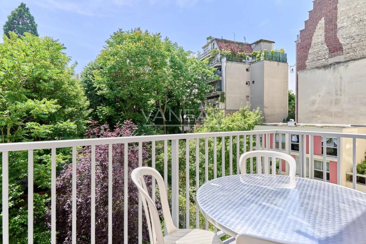 PARIS XVIè – RANELAGH - BALCON-TERRASSE SUR INTÉRIEUR