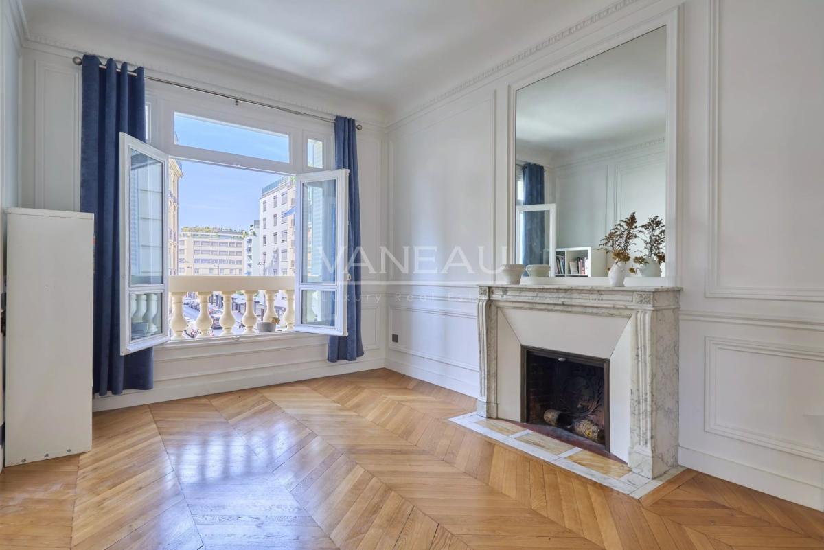 Paris VIIe - Appartement familial au pied du Champ-De-Mars