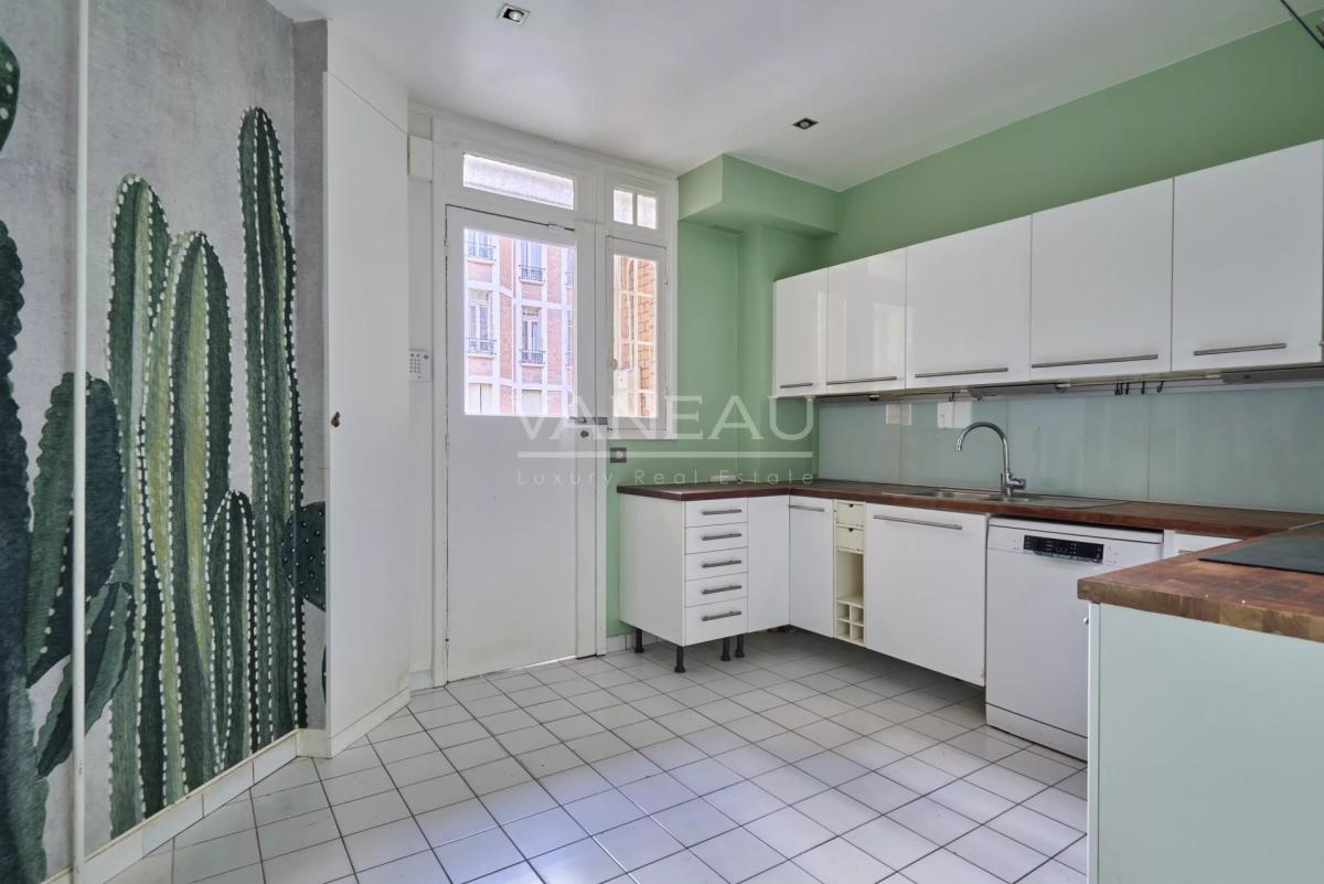 Paris VIIe - Appartement familial au pied du Champ-De-Mars