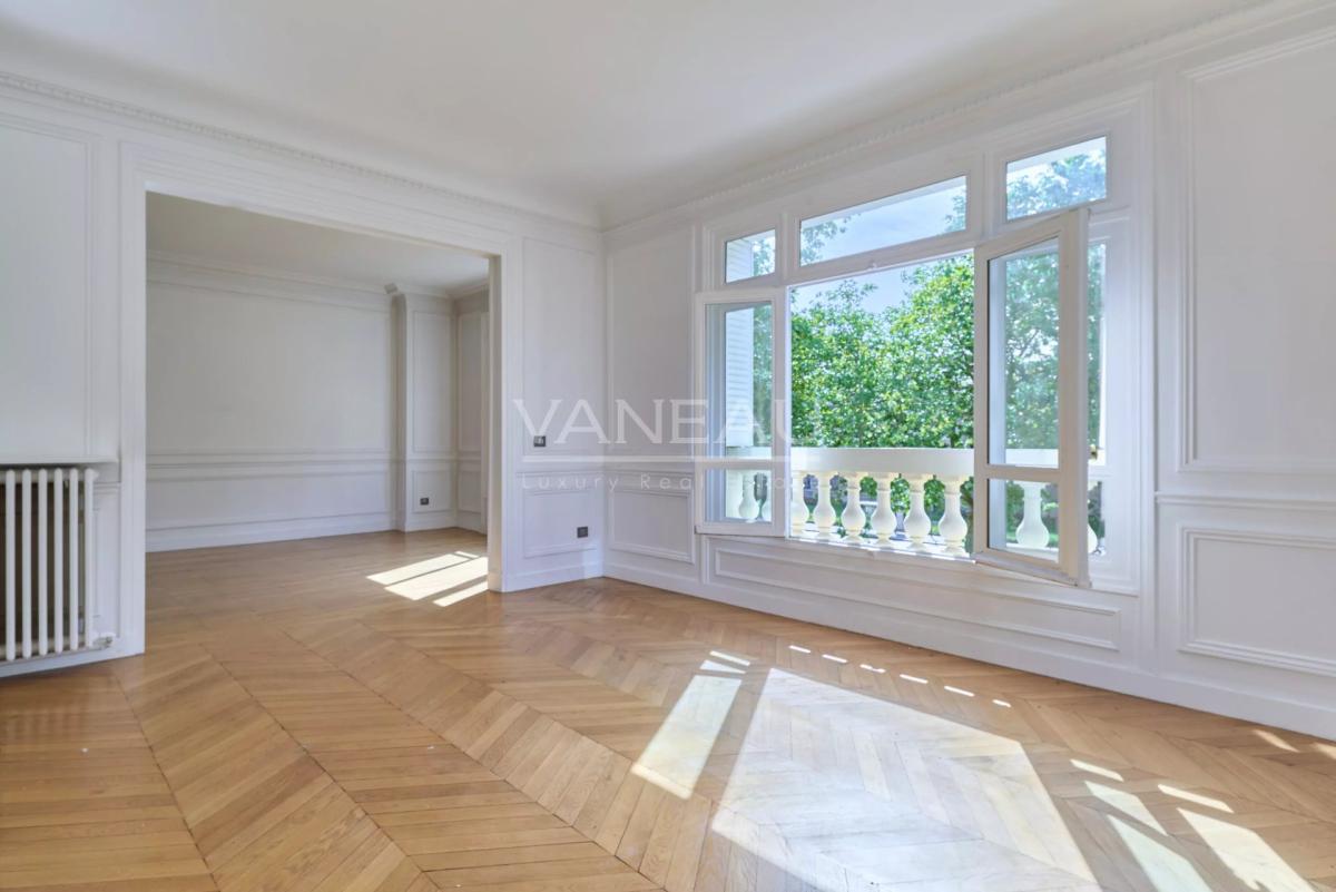 Paris VIIe - Appartement familial au pied du Champ-De-Mars