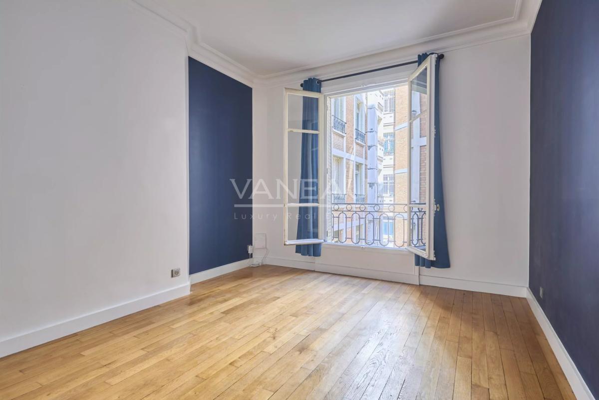 Paris VIIe - Appartement familial au pied du Champ-De-Mars