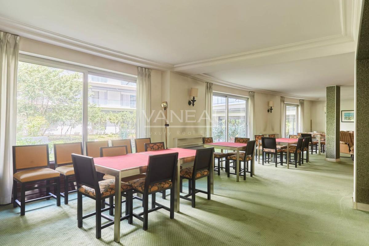 Neuilly – Quartier Mairie – Appartement au calme sur jardin avec