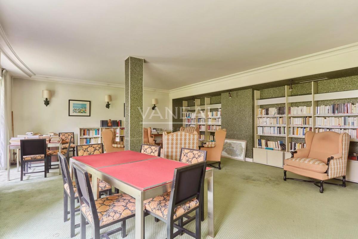 Neuilly – Quartier Mairie – Appartement au calme sur jardin avec