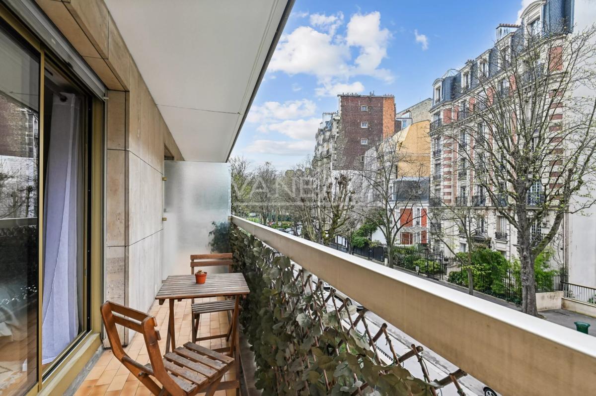 Paris XVIIe- Limitrophe Neuilly- Appartement clé en main avec ba