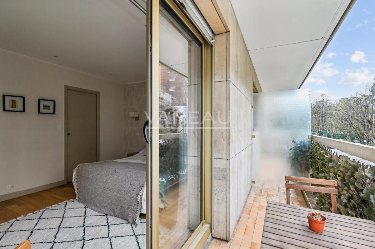 Paris XVIIe- Limitrophe Neuilly- Appartement clé en main avec ba