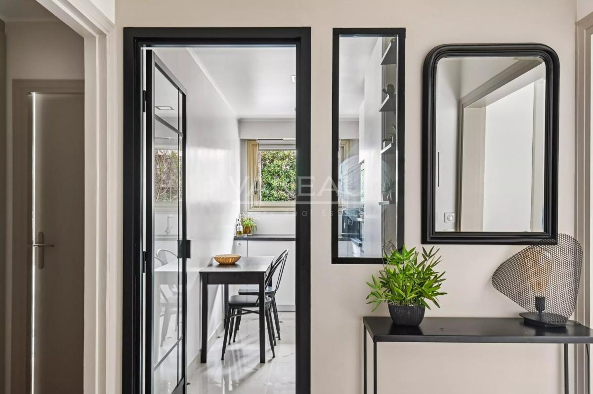 Paris XVIIe- Limitrophe Neuilly- Appartement clé en main avec ba