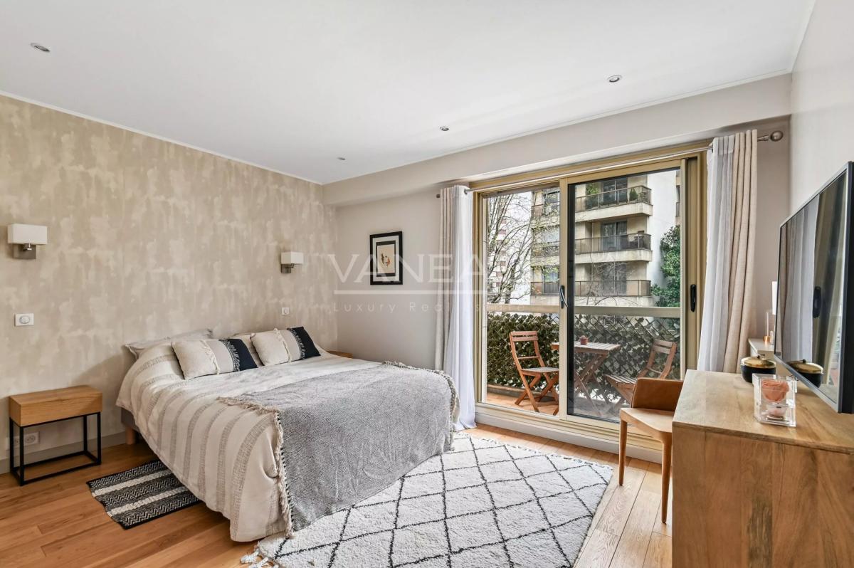 Paris XVIIe- Limitrophe Neuilly- Appartement clé en main avec ba