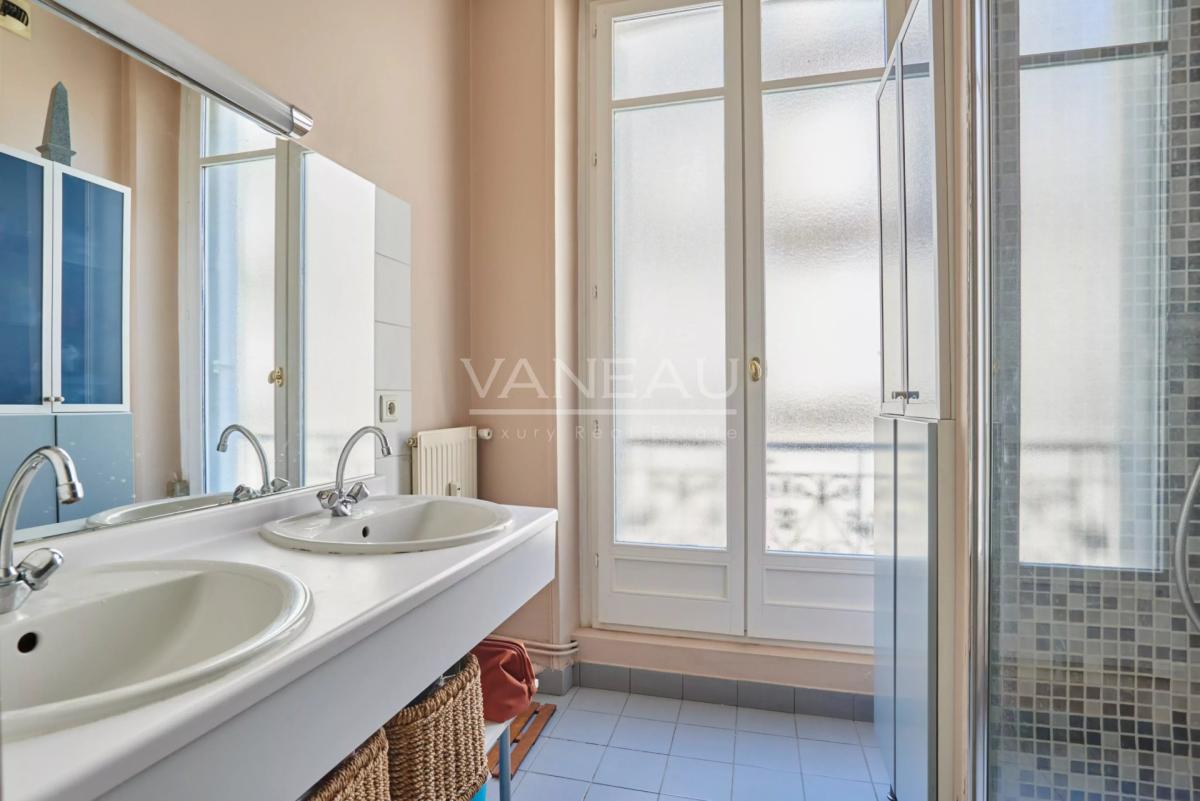 Paris VIIIe - Saint Augustin - Superbe appartement haussmannien