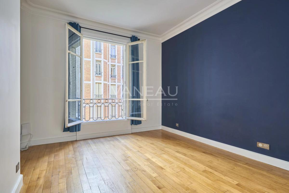 Paris VIIe - Appartement familial au pied du Champ-De-Mars