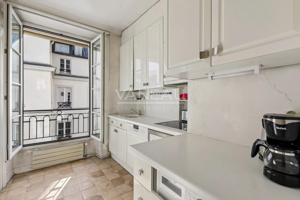 PARIS VIIe - Quartier des Antiquaires - Charmant appartement en 
