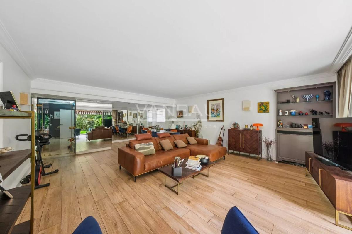 Neuilly 92200 - Appartement d’exception avec jardin privatif