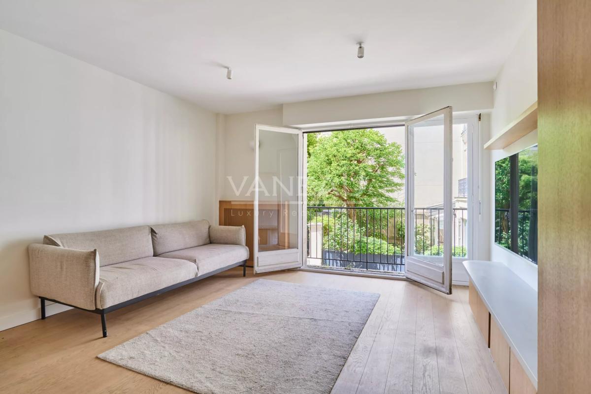 Paris XVIe- Villa Scheffer - Studio avec balcon
