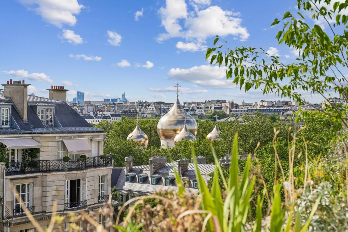 Paris VIIe - Gros caillou - Dernier étage avec terrasse avec vue