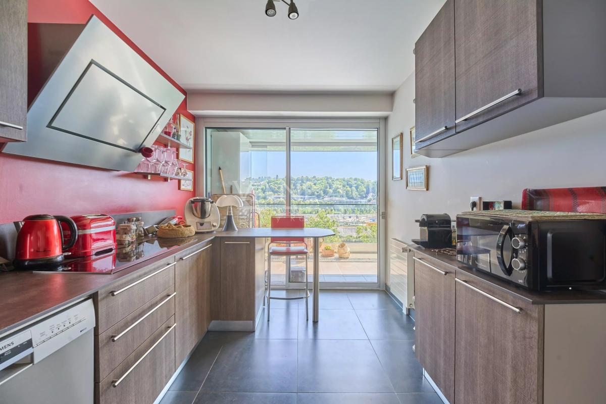 EXCLUSIVITE - 3 pièces en étage élevé avec terrasse