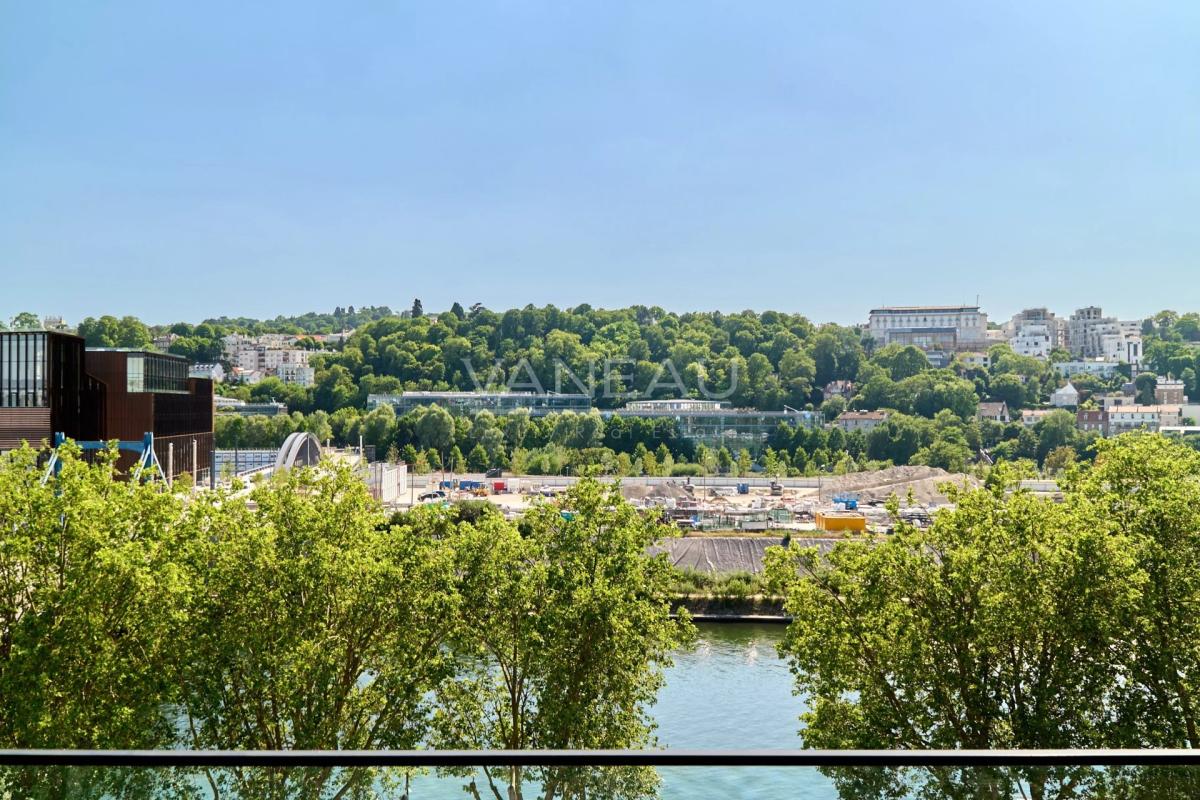 EXCLUSIVITE - 3 pièces en étage élevé avec terrasse