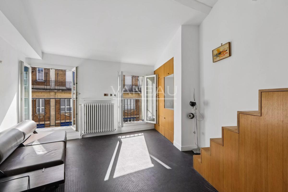 PARIS VI - Charmant deux pièces