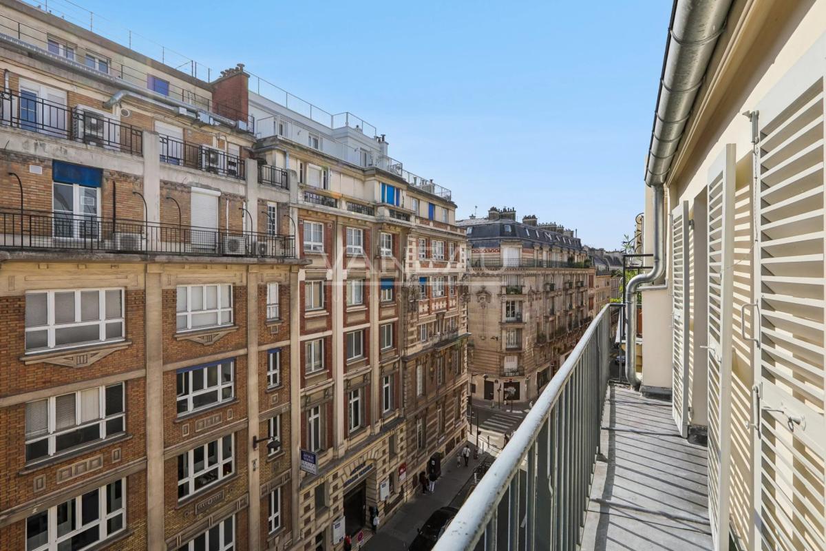 PARIS VI - Charmant deux pièces