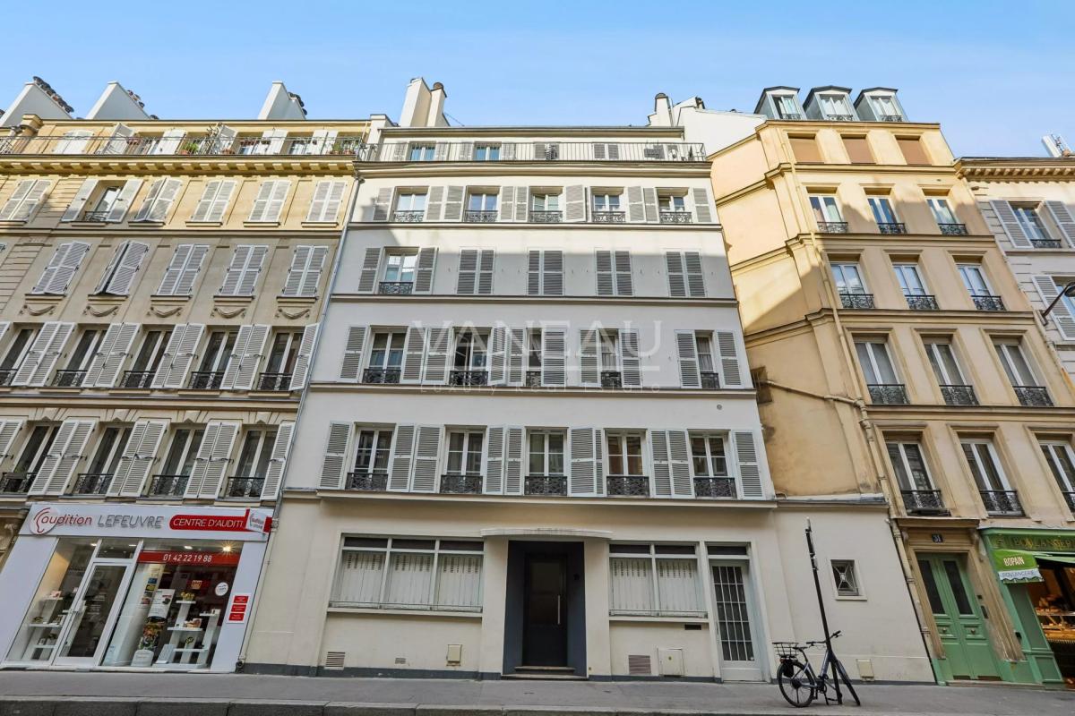 PARIS VI - Charmant deux pièces