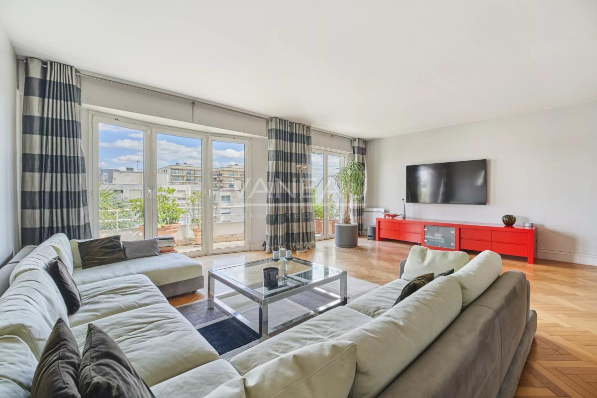 Neuilly-sur-Seine - Les Sablons-Penthouse-Terrasses-Vues tour Eiffel et Sacré-Cœur.
