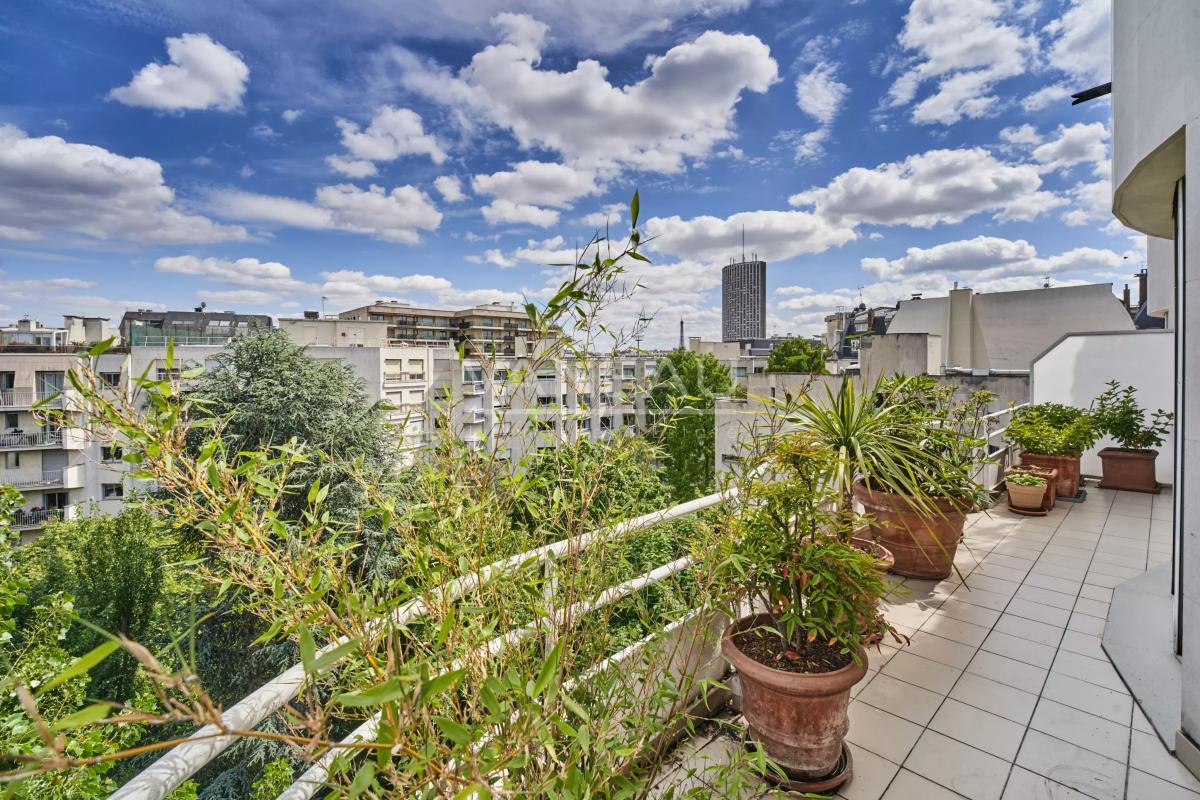 Neuilly-sur-Seine - Les Sablons-Penthouse-Terrasses-Vues tour Eiffel et Sacré-Cœur.