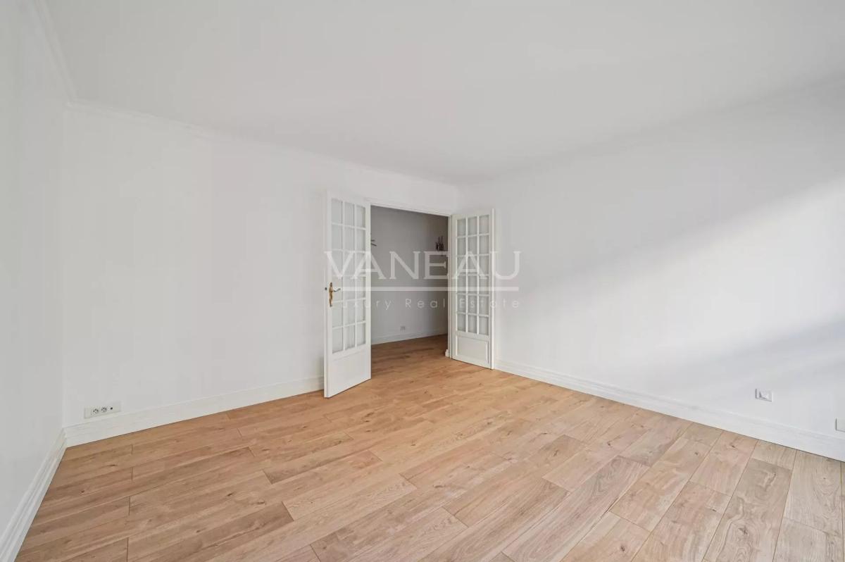 Paris XVe - Georges Brassens : Appartement trois pièces en très 