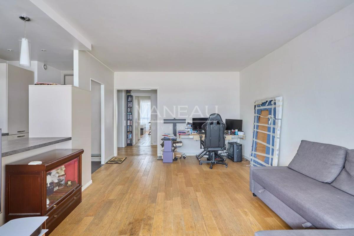 Paris XVe - Cambronne - Appartement trois pièces avec balcon