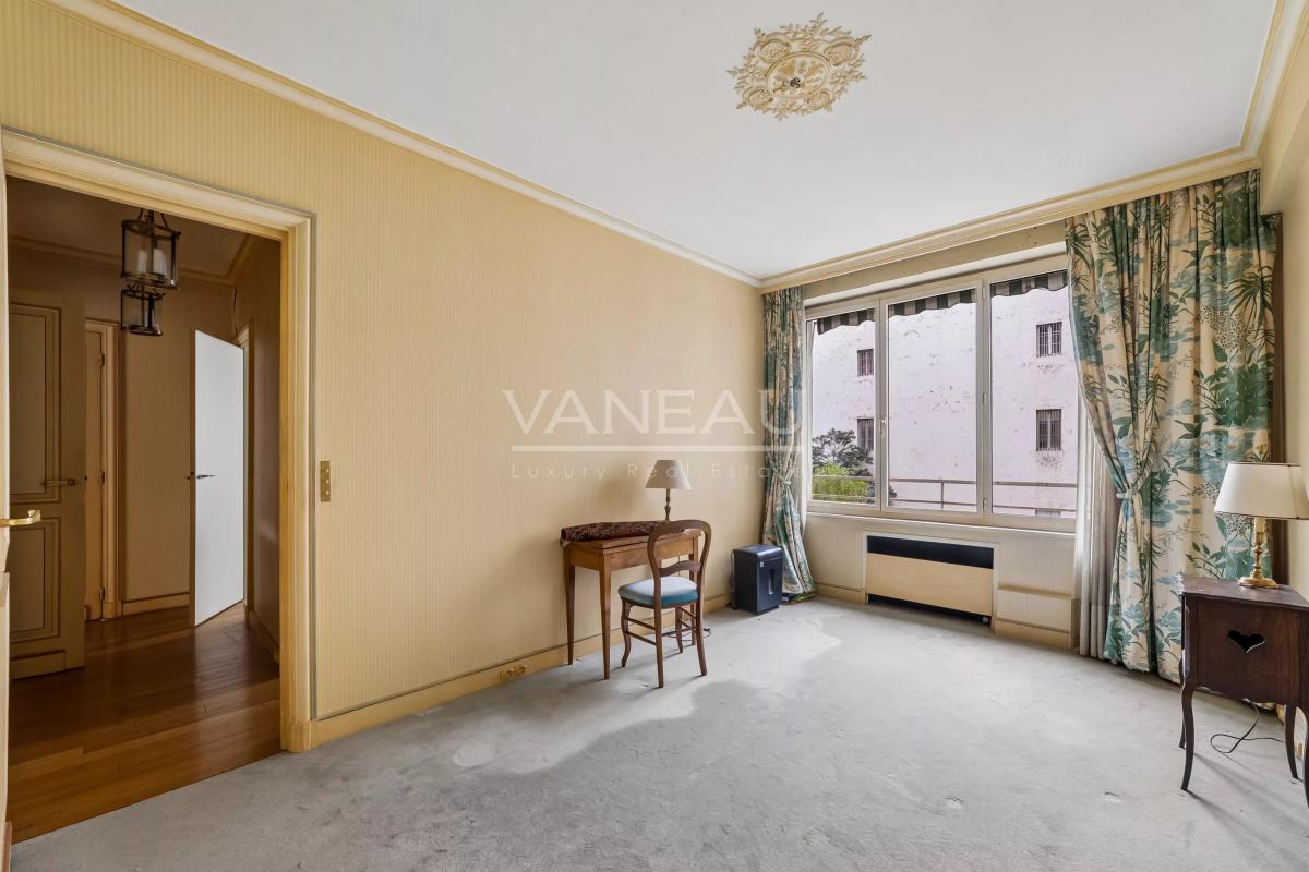 Paris XVIe - Foch/Raymond Poincaré - Appartement familial en étage élevé - Vue dégagée - Sectorisation Janson de Sailly.