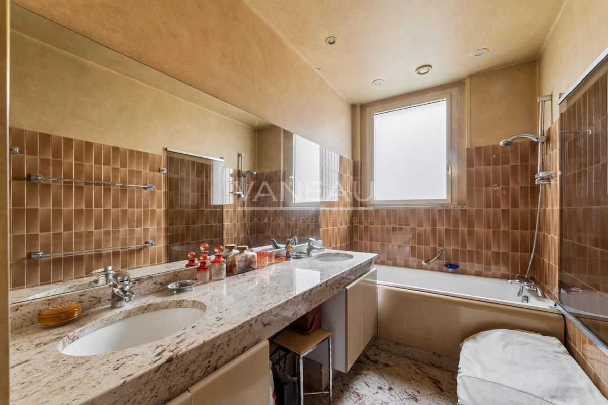 Paris XVIe - Foch/Raymond Poincaré - Appartement familial en éta