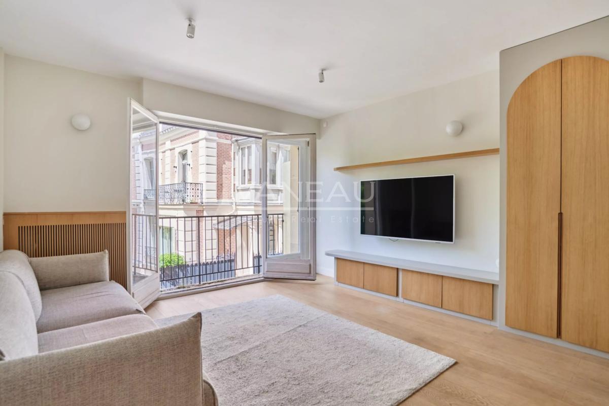 Paris XVIe- Villa Scheffer - Studio avec balcon