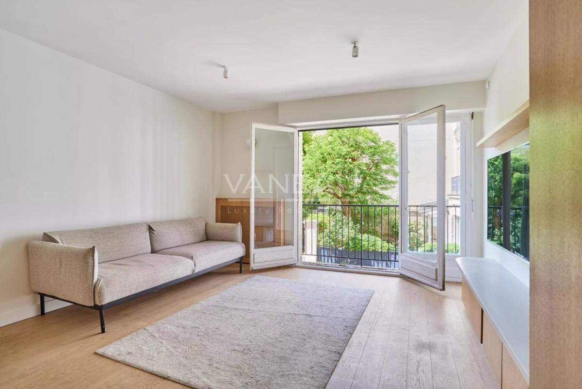 Paris XVIe- Villa Scheffer - Studio avec balcon